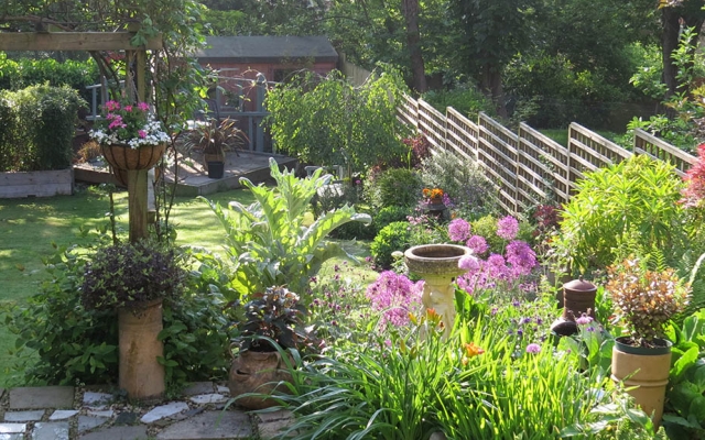 Forest Hill garden by Gardenia Gardens SE London